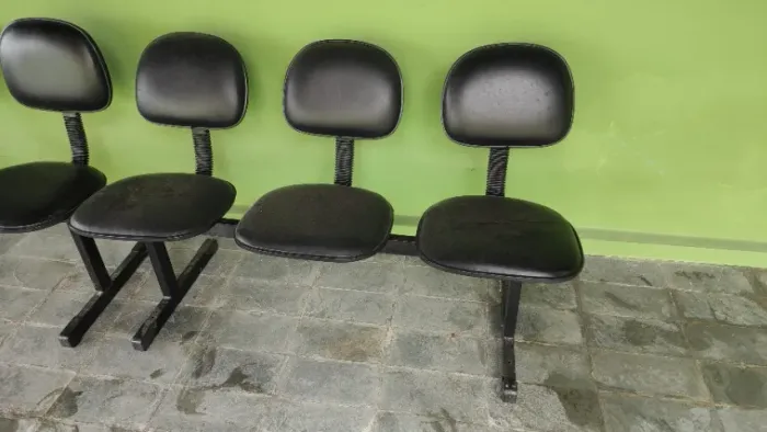 Cadeira escritório 3 e 4 lugares