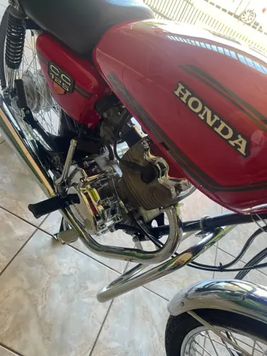 Honda CG 125 1981 Vermelha - Clássica/Relíquia - CG Bolinha