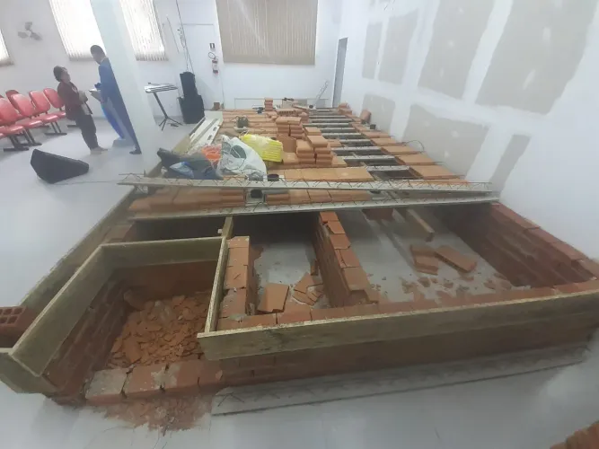 Pedreiro na empreitada