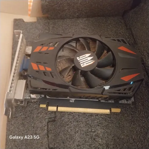 Placa de vídeo GTX550ti, está em excelente estado, uma placa antiga mas usavel