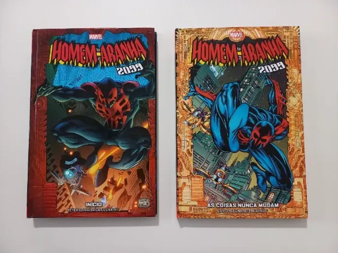 Lote 04 HQs Homem-Aranha 2099 - 01 ao 04