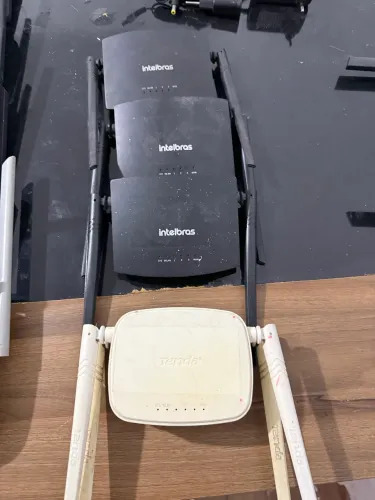 ONU e Roteador Wi-Fi  50 reais cada 