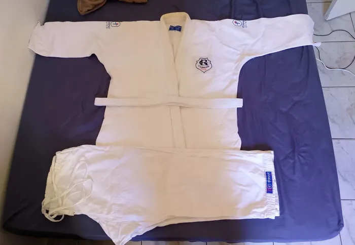 Vendo kimono usado adulto 