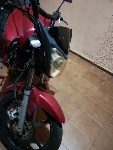 Vendo essa moto YAMAHA FAZER 150 ano 2013 e modelo 2014 - 52.000 mil km rodados.