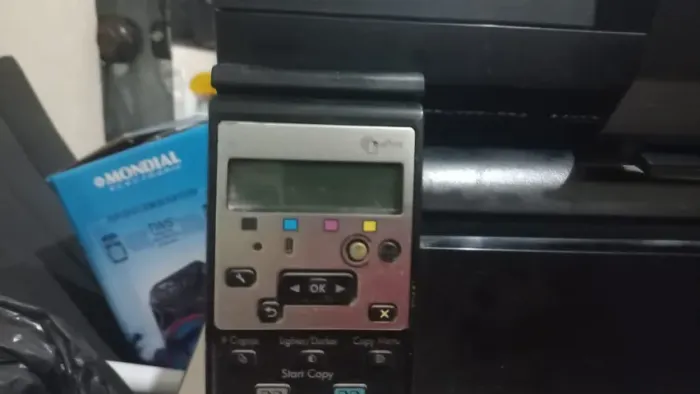 Impressora HP laserJet 100 color MFP M175nw