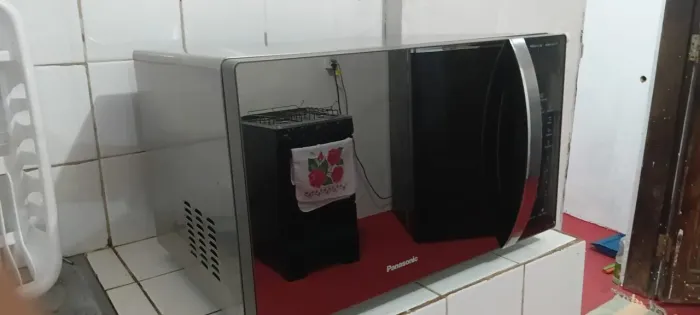 Micro-ondas Panasonic 34L inox - espelhado<br><br>Vendido e