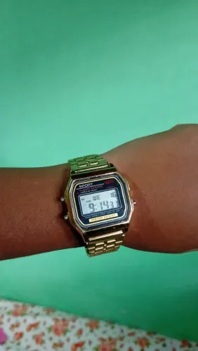 Relógio estilo casio