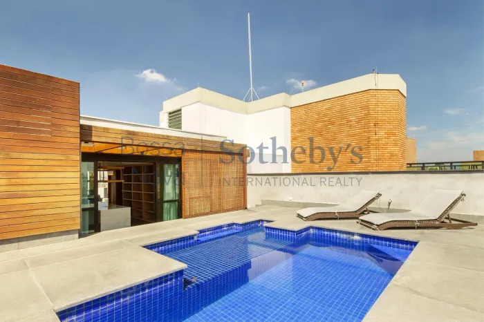 Cobertura na Vila Madalena com piscina, vista verde e lazer completo