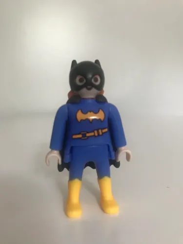 Boneco Playmobil DC/ Kinder Ovo/ Original/ Supergirl