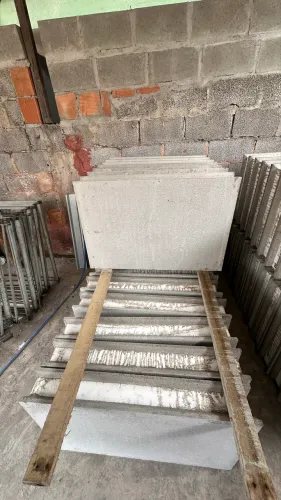 Blocom. Bloco de paredes prontas