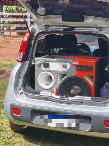 Caixa trio 15 polegadas completa, tudo novo, só liga e ser feliz, não aceita troca.