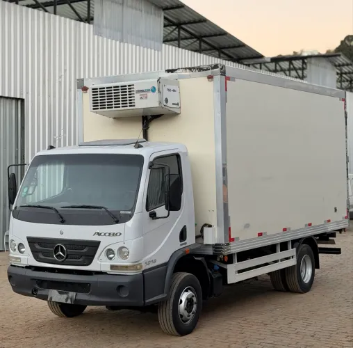 Mercedes Benz Accelo 1016 2014