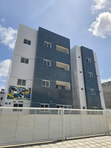 Apartamento no Portal do Sol/Quadramares 2 Quartos sendo 1 Suíte, Opção de Térreo com Área