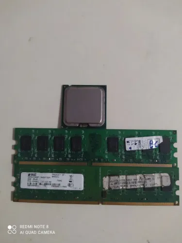 Itel core 2 duo + 2 memórias DDR3 2 gigas cada