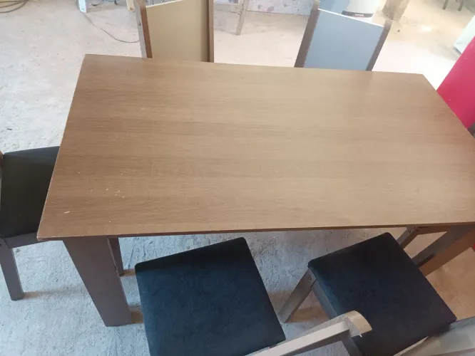 Vendo mesa com 6 cadeiras