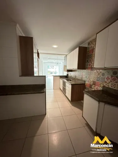 Apartamento 3 quartos na quadra do mar.