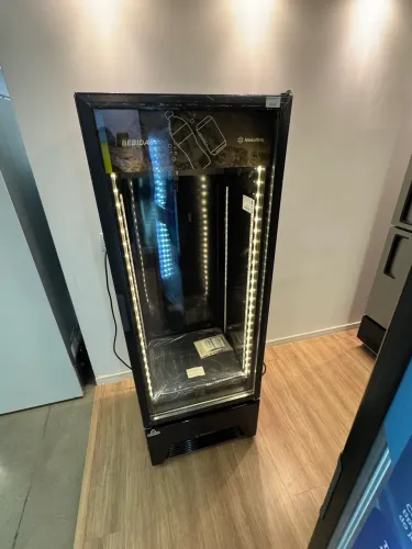 Visa cooler 400 litros Metalfrio novo