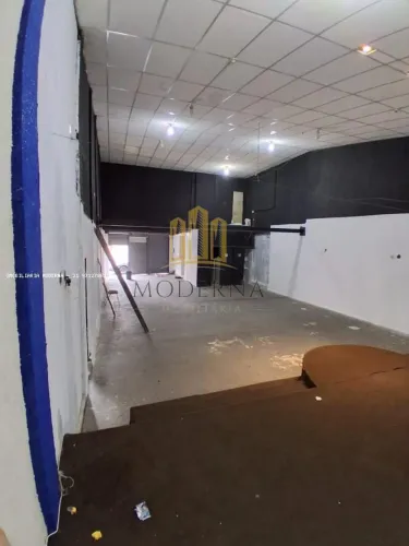 Galpão para Locação em Belford Roxo, Centro, 2 banheiros