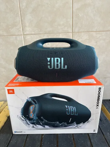 Boombox 4 impecável
