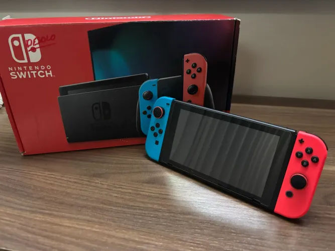 Nintendo Switch V2 128GB - Desbloqueado