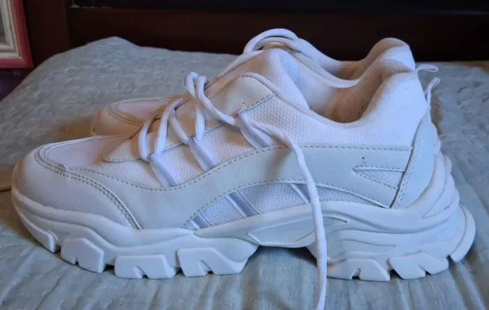 Tênis branco feminino