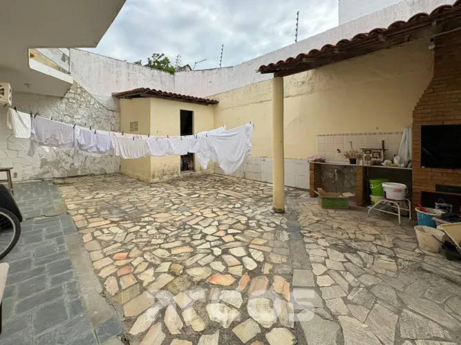 Casa à venda na Coroa do Meio | 3 suítes, 240m², perto da Orla de Atalaia