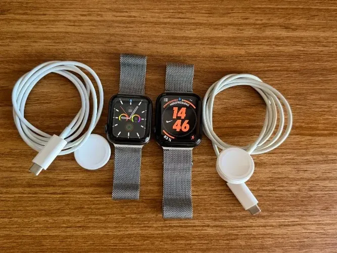 Kit 2 Apple Watch SE 44mm e 40mm + Pulseiras de Aço + Carregadores