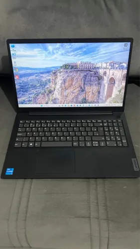 Lenovo V14 G3 IAP Intel Core i5 12ª Geração 8GB RAM SSD Windows 11
