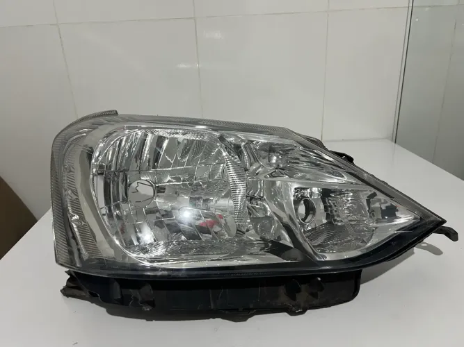 FAROL ETIOS ORIGINAL ARTEB L DIREITO