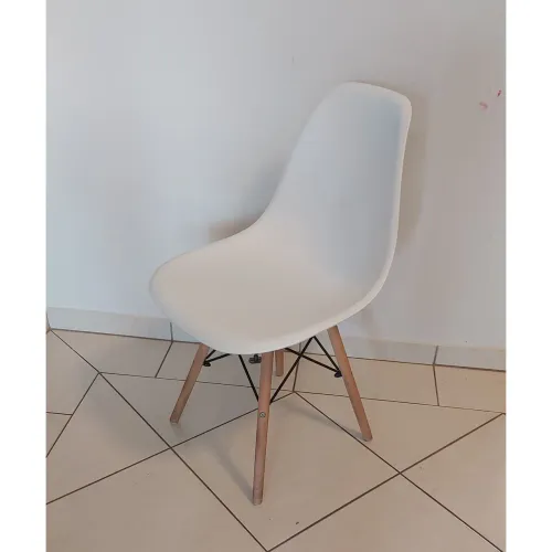 Cadeira Eames Branca
