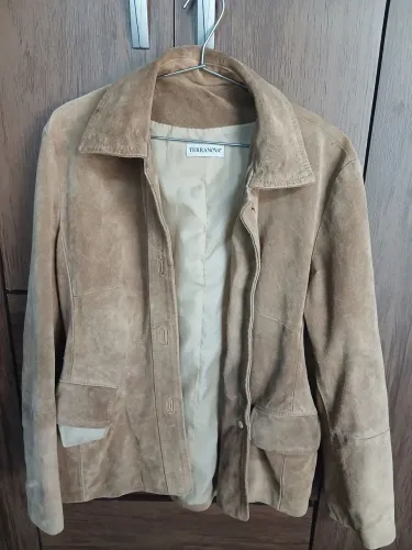jaqueta de camurça (ou casaco estilo shacket)