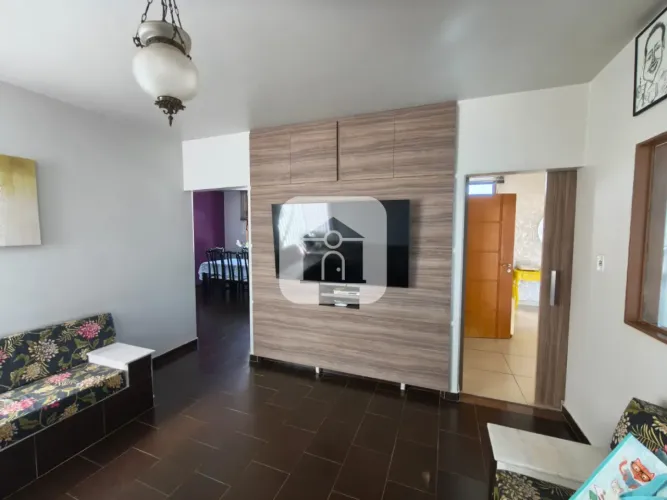 Casa sobrado para locação no bairro Martins