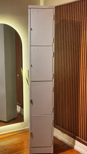 Armário Roupeiro de Aço 4 Portas - Resistente e Funcional
