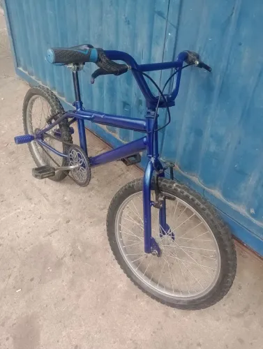 Bicicleta BMX super resistente aro 20 Metálico 399,00