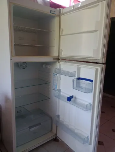 Geladeira continental Copacabana usada valor 250,00.