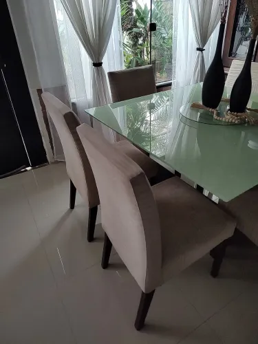 Cadeiras de sala de jantar