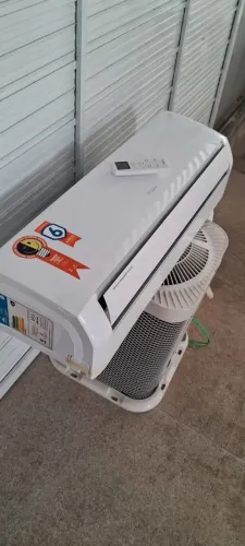 Ar condicionado split Spring midea inverter e gree semi novos..9.000 btus