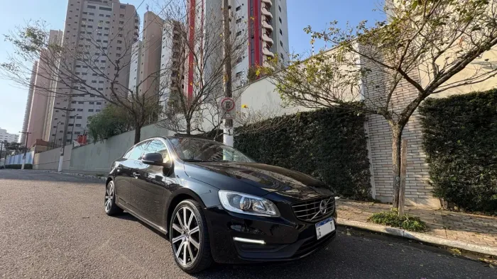 Volvo S60 T-5 Momentum 2.0 245cv 4P 2016