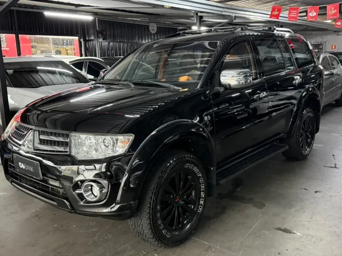 Mitsubishi Pajero HPE Full 3.2 4X4 T.i.dies. 5P AUT 2016