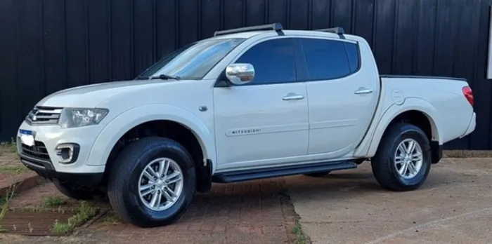 L200 TRITON HPE ANO:2015