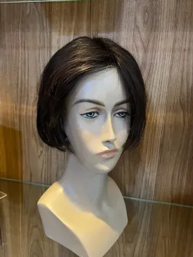 Peruca Chanel 100% humano liso - leve e macia - costura natural