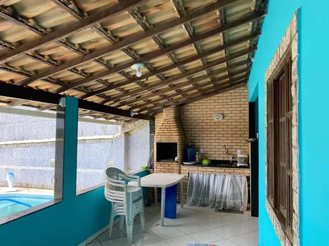 Casa com piscina e churrasqueira em Unamar