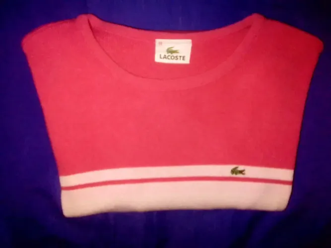CAMISETA FEMININA N°48. (LACOSTE)