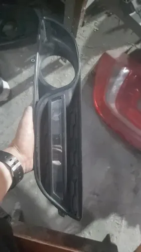 Acabamento Direito do Farol Nissan Sentra 2015