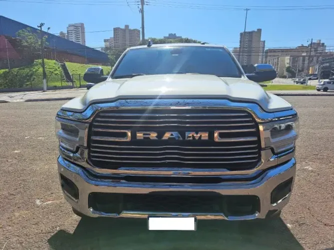Dodge Ram 2500 Laramie 2022 R$ 385.000,00
