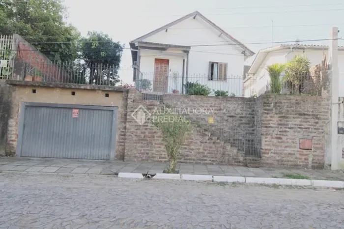 Terreno com casa no bairro Rio Branco em Novo Hamburgo