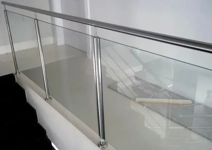 Corrimão de Vidro e Aço Inox para Escada
