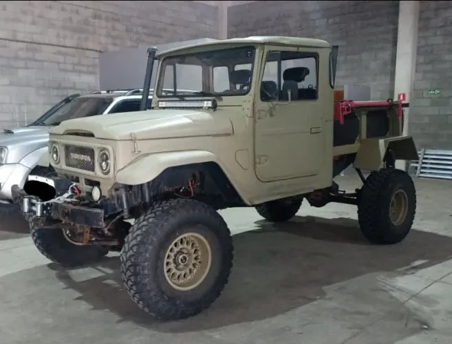 Toyota bandeirante 