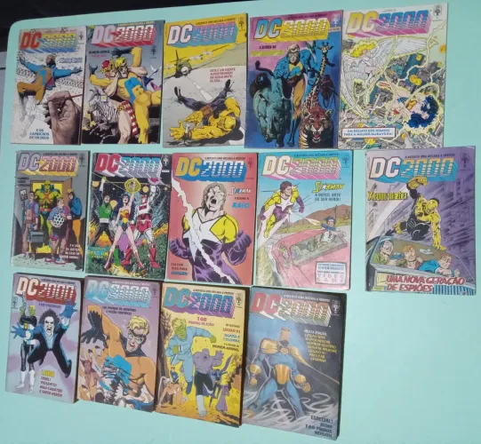 Vinte hqs formatinho abril jovem DC 2000