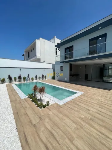 Casa de Luxo em Condomínio Fechado - Mogi das Cruzes | 4 Dormitórios, 6 Banheiros | R$ 2.4